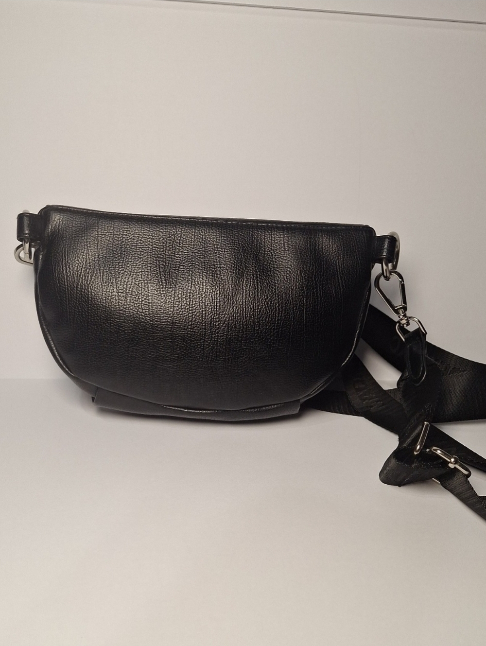 Black Women's Travel Fanny Belt Bag with Rhinestone Pockets - Picture 4 of 8